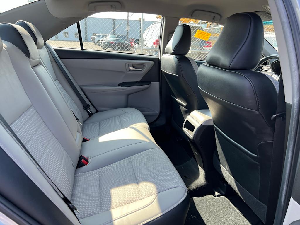 Thumbnail: 2015 Toyota Camry - 30