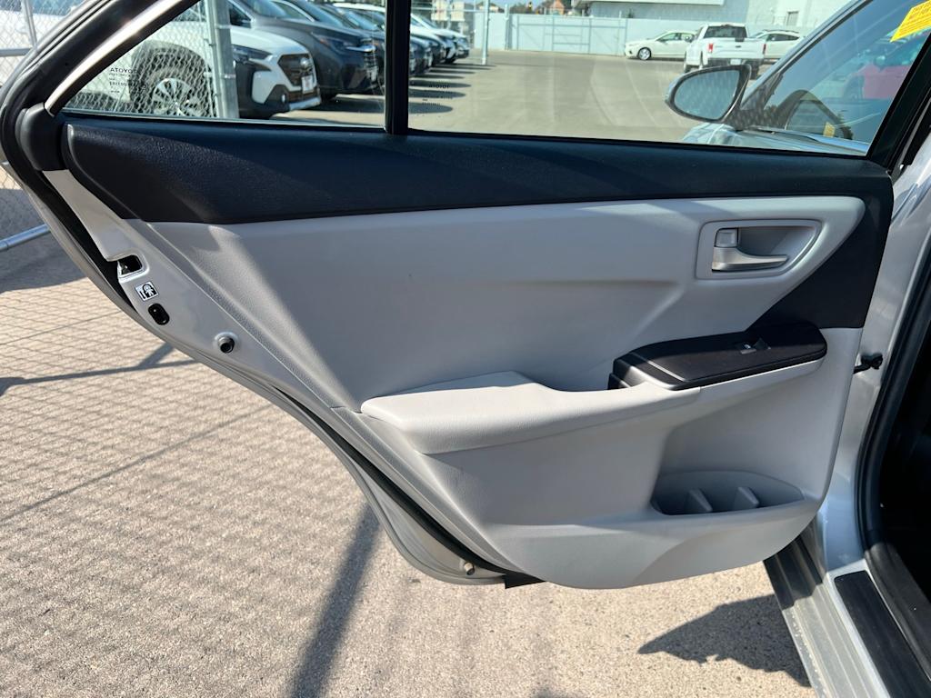 Thumbnail: 2015 Toyota Camry - 28