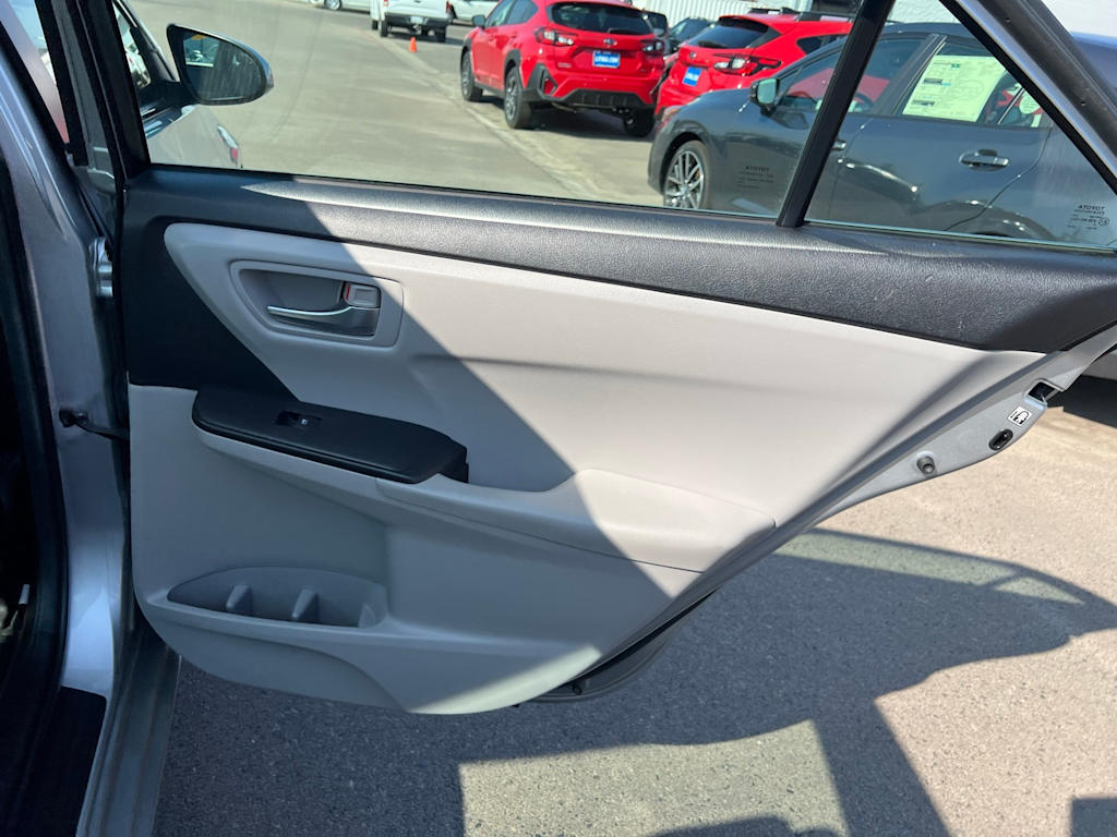 Thumbnail: 2015 Toyota Camry - 31