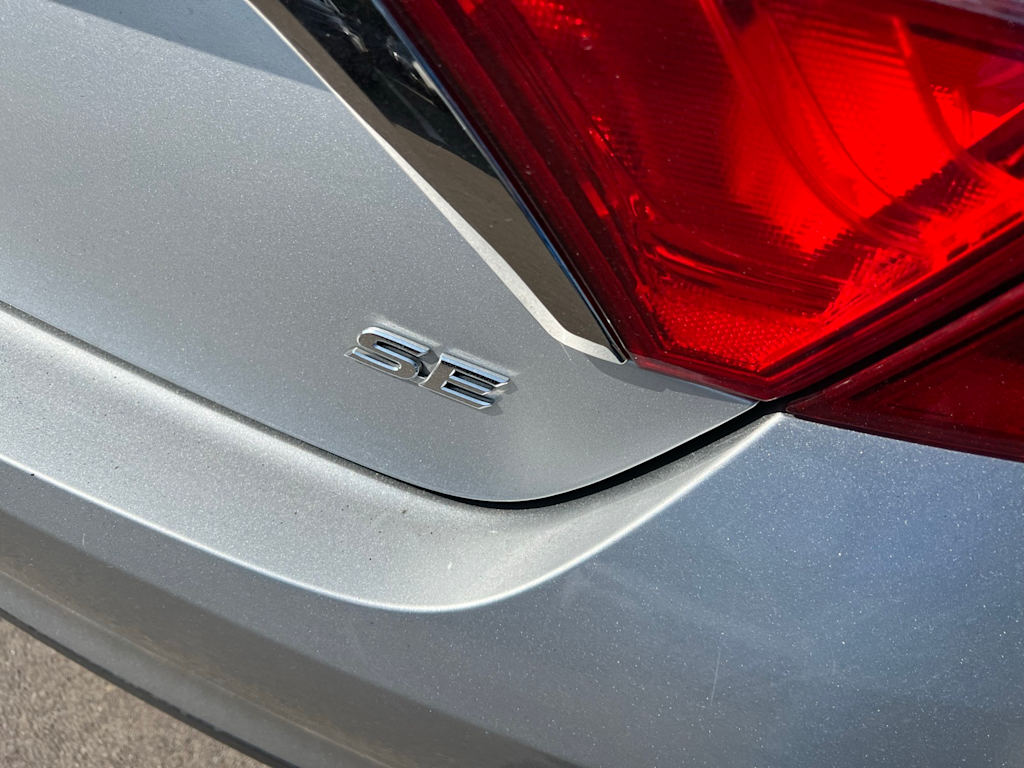 Thumbnail: 2015 Toyota Camry - 21