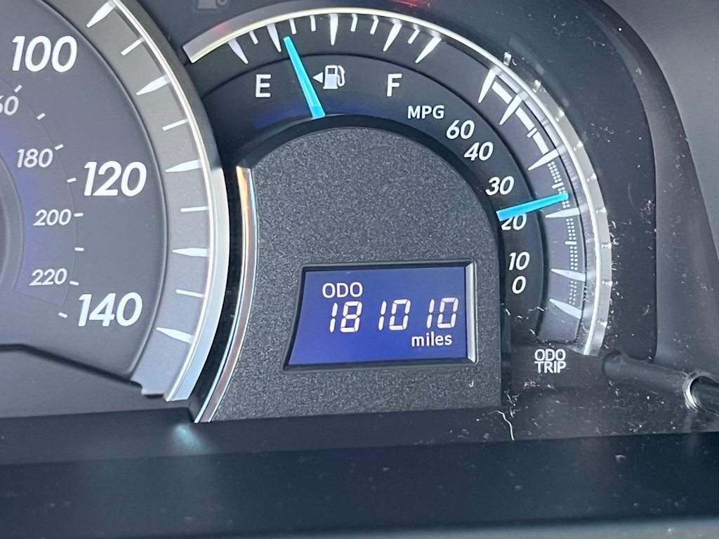 Thumbnail: 2012 Toyota Camry - 38