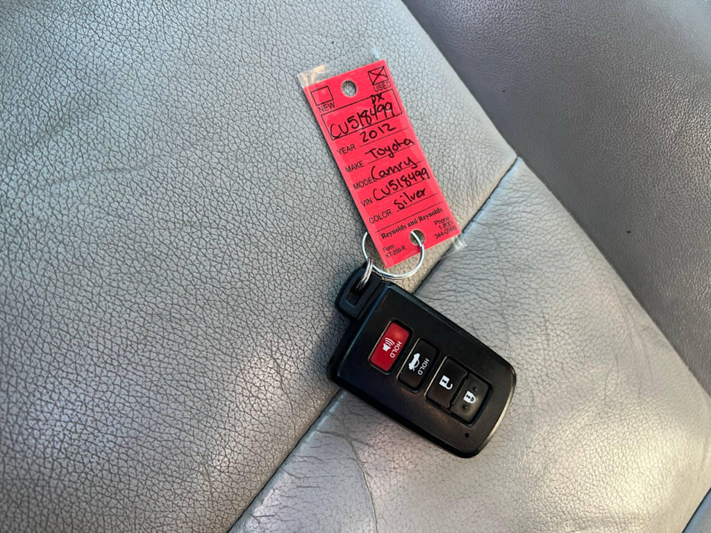 Thumbnail: 2012 Toyota Camry - 18