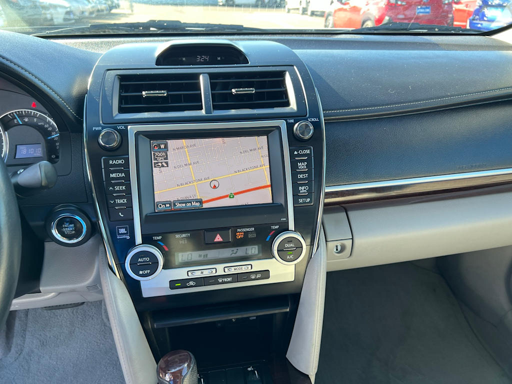 Thumbnail: 2012 Toyota Camry - 14