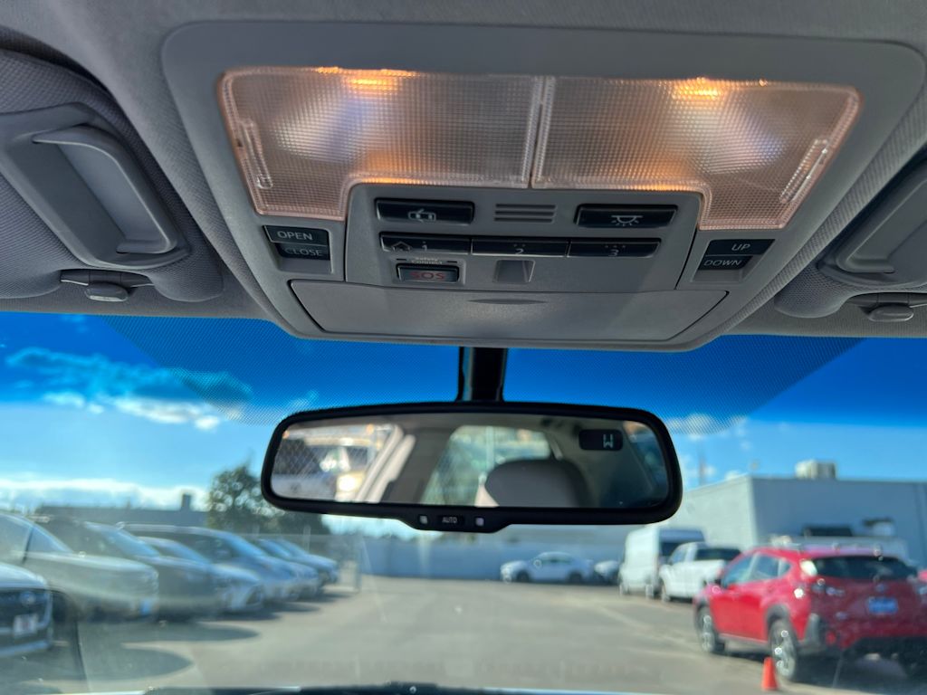 Thumbnail: 2012 Toyota Camry - 36