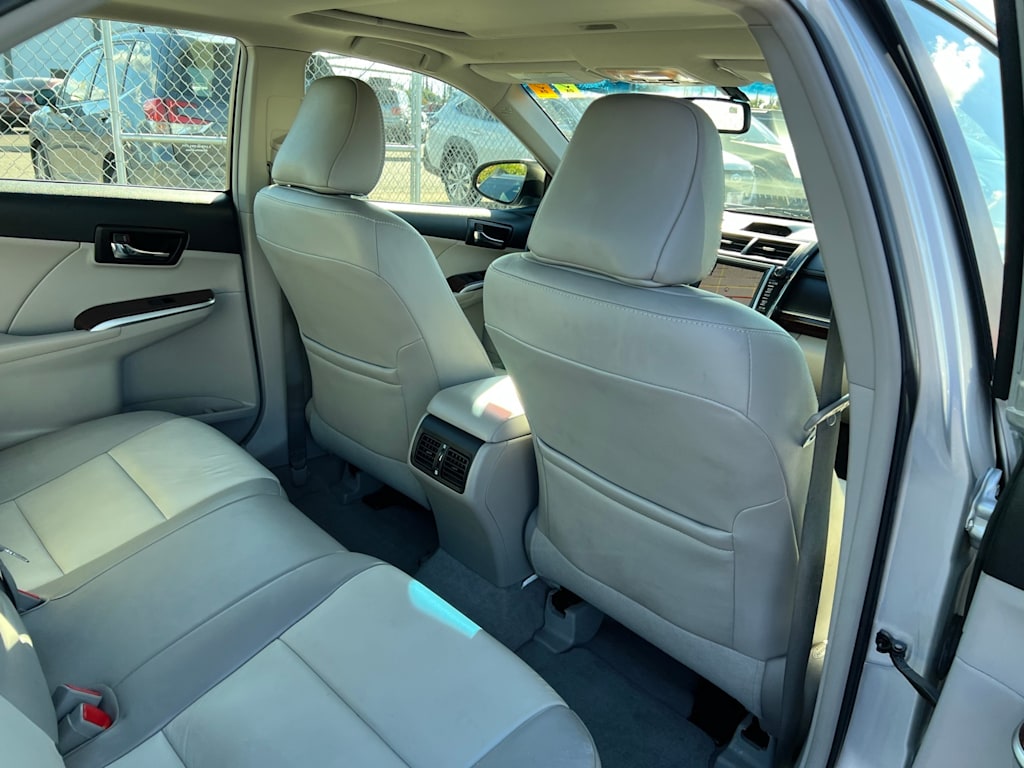 Thumbnail: 2012 Toyota Camry - 30