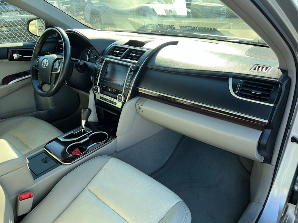 Thumbnail: 2012 Toyota Camry - 9