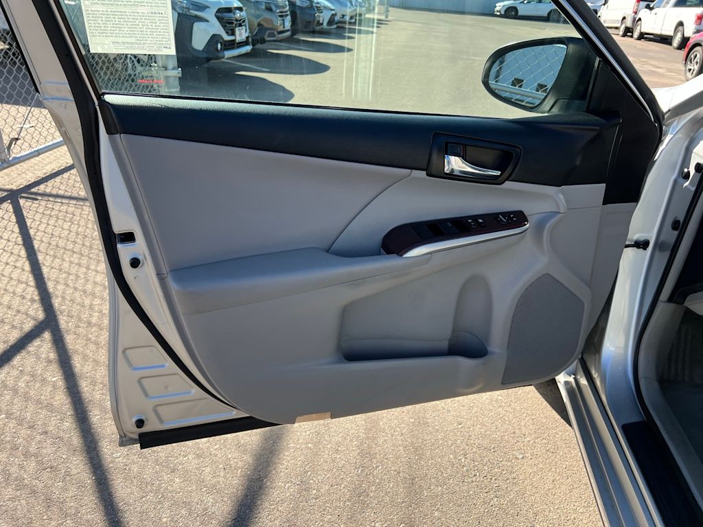 Thumbnail: 2012 Toyota Camry - 25