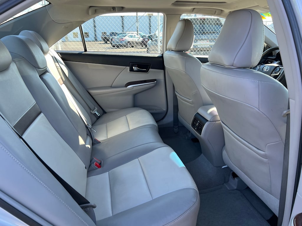 Thumbnail: 2012 Toyota Camry - 31