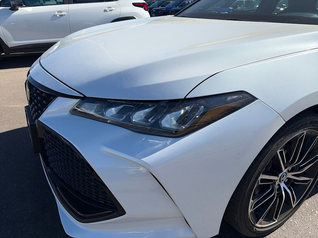 Thumbnail: 2019 Toyota Avalon - 18