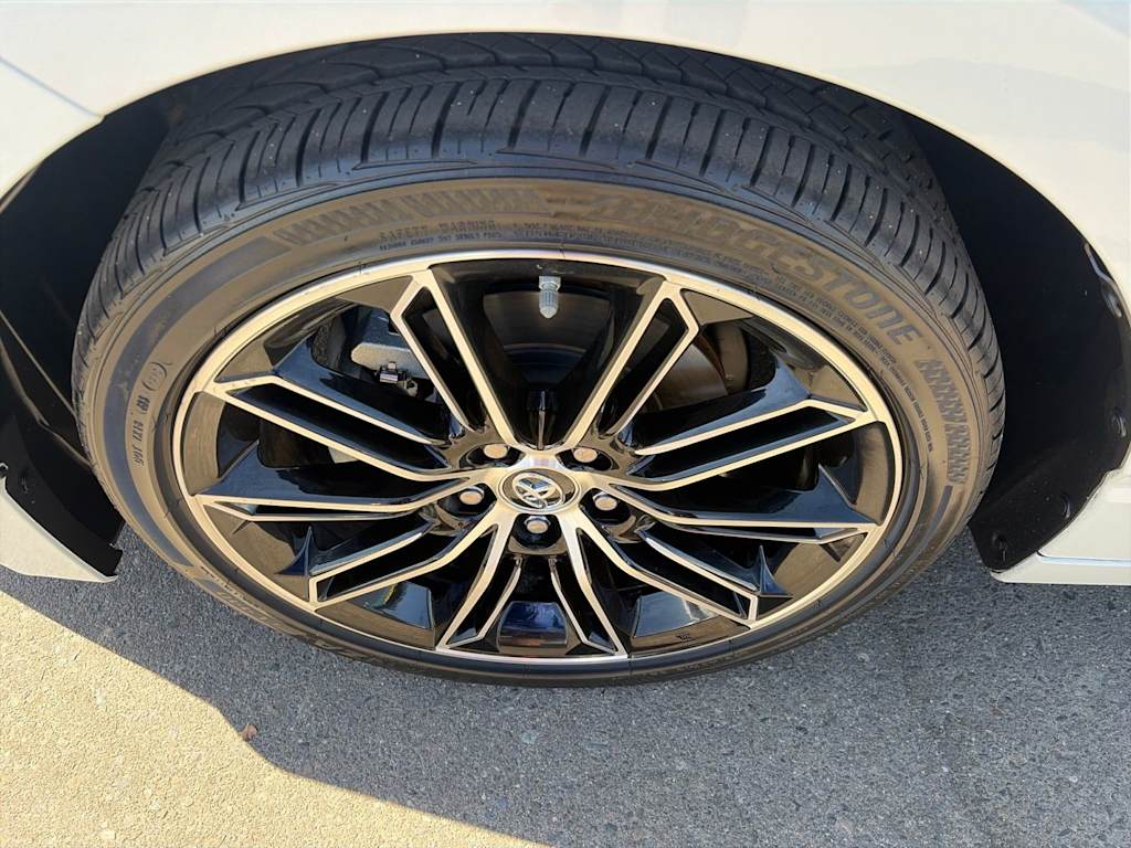 Thumbnail: 2019 Toyota Avalon - 8