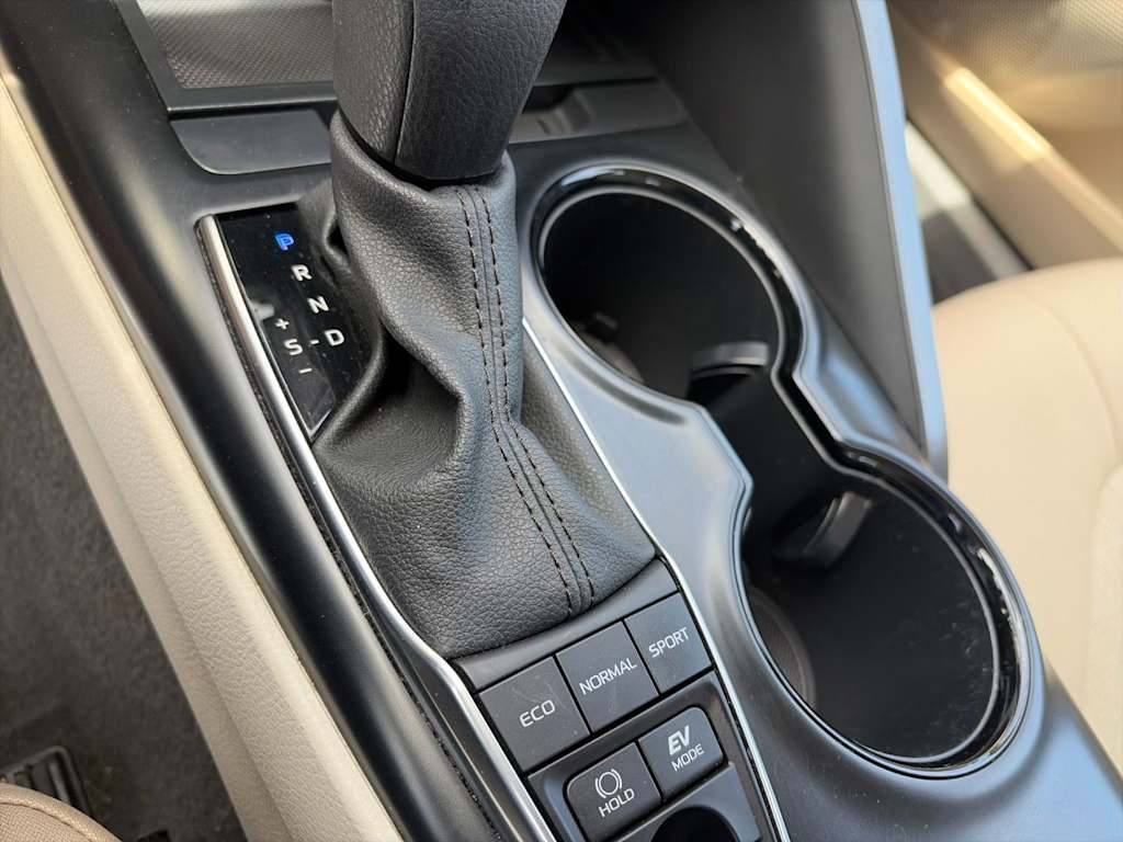 Thumbnail: 2020 Toyota Camry - 12