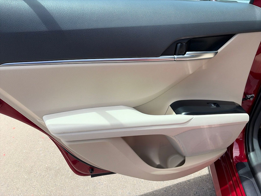 Thumbnail: 2020 Toyota Camry - 31