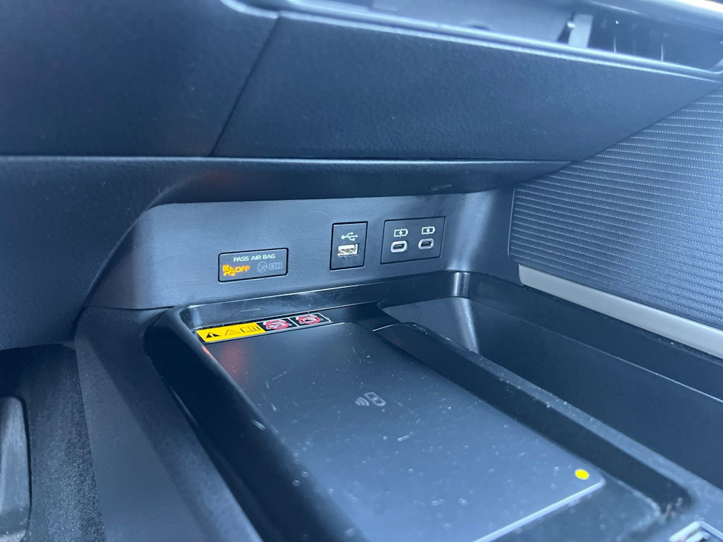 Thumbnail: 2025 Toyota Camry - 16
