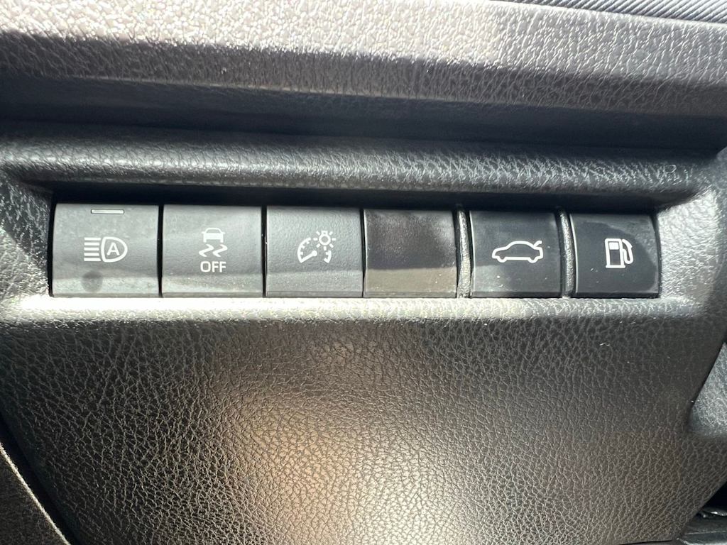 Thumbnail: 2025 Toyota Camry - 37