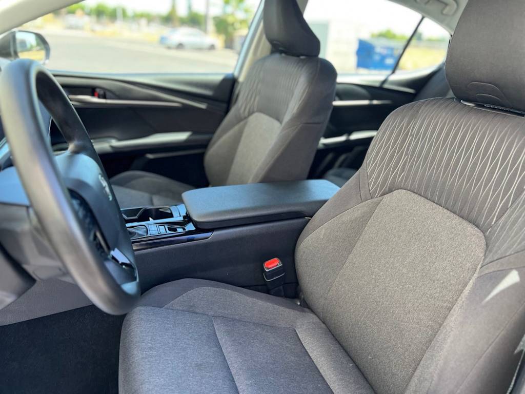 Thumbnail: 2025 Toyota Camry - 31
