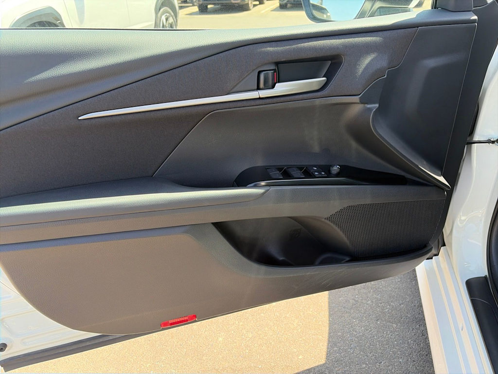 Thumbnail: 2025 Toyota Camry - 32