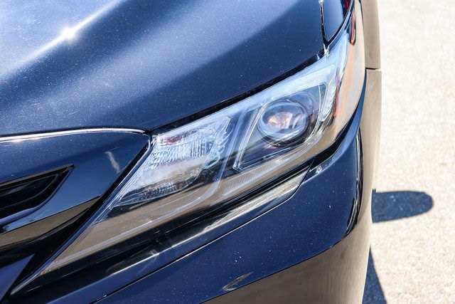 2021 Toyota Camry SE 24