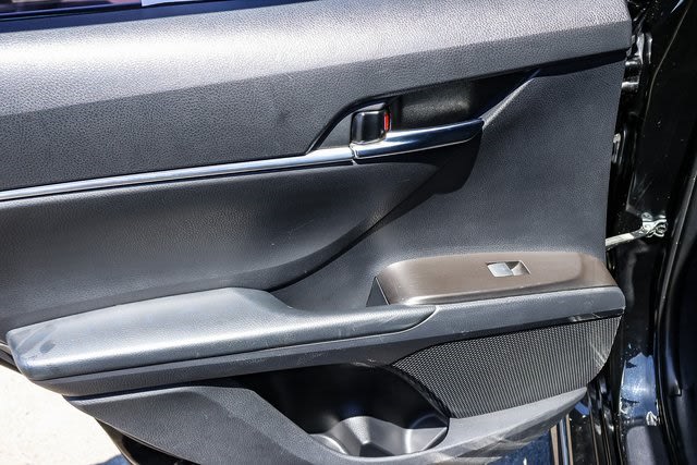 2021 Toyota Camry SE 34