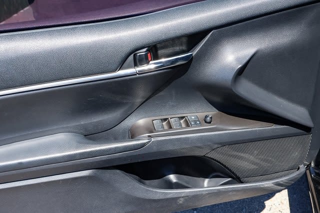2021 Toyota Camry SE 39