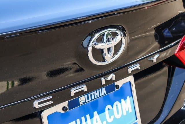2021 Toyota Camry SE 6