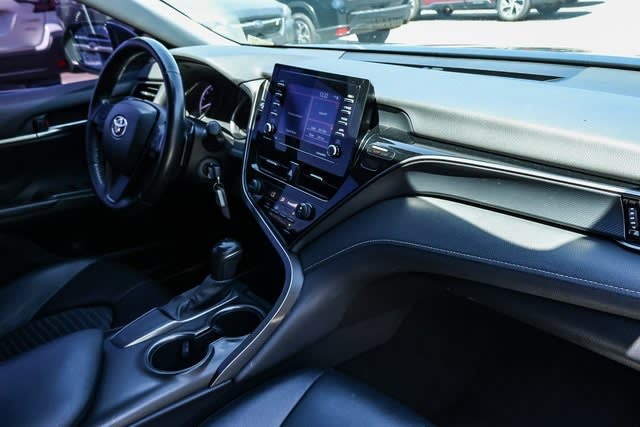 2021 Toyota Camry SE 2