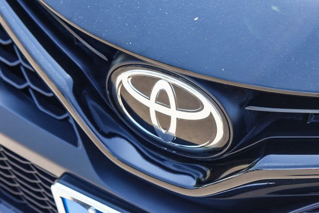 2021 Toyota Camry SE 25