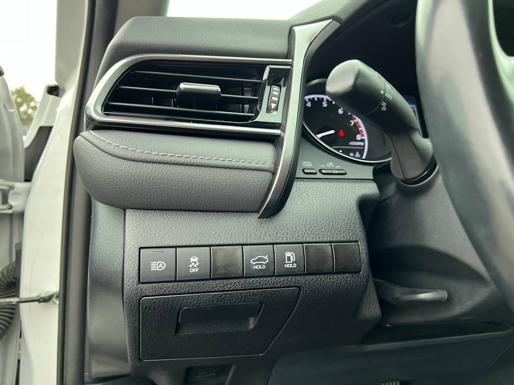 Thumbnail: 2023 Toyota Camry - 32