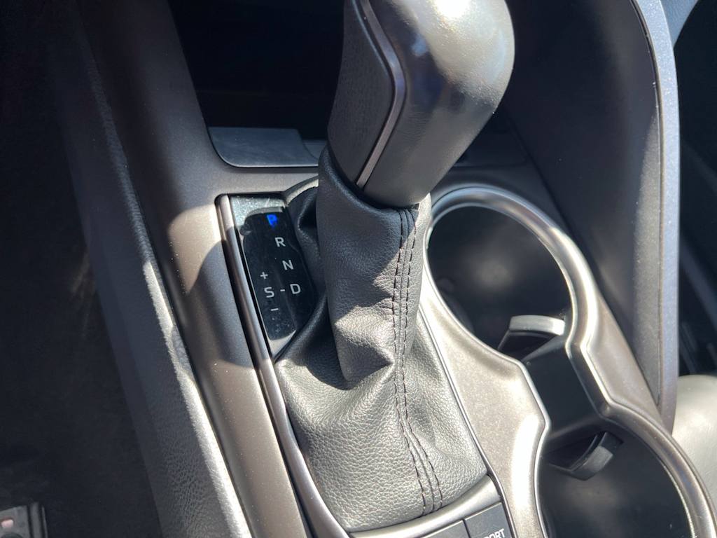 Thumbnail: 2024 Toyota Camry - 12