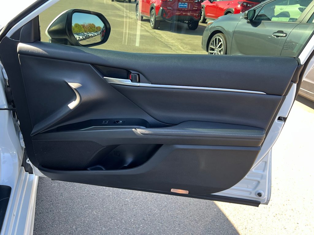 Thumbnail: 2020 Toyota Camry - 33