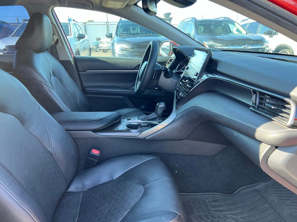 Thumbnail: 2022 Toyota Camry - 11