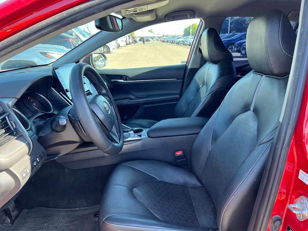 Thumbnail: 2022 Toyota Camry - 10