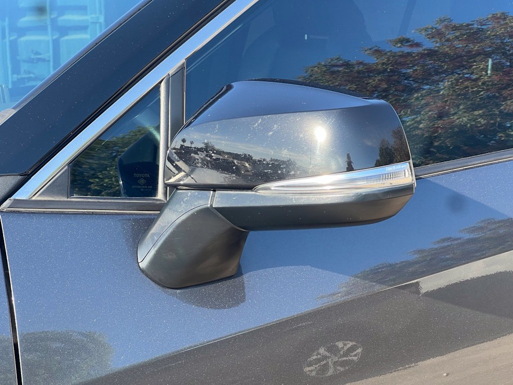 Thumbnail: 2021 Toyota RAV4 - 6