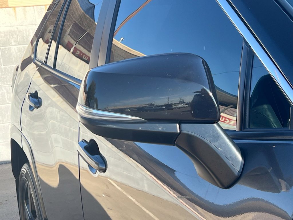 Thumbnail: 2021 Toyota RAV4 - 24