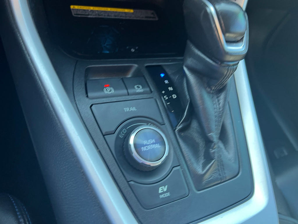 Thumbnail: 2021 Toyota RAV4 - 12