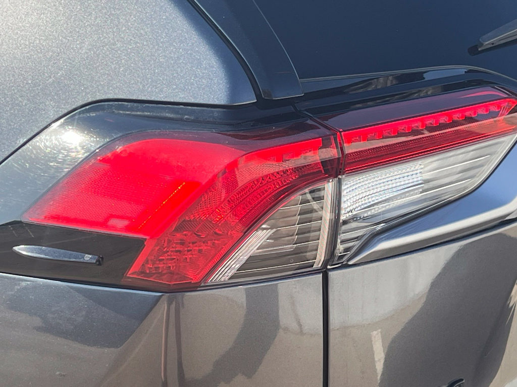 Thumbnail: 2021 Toyota RAV4 - 32