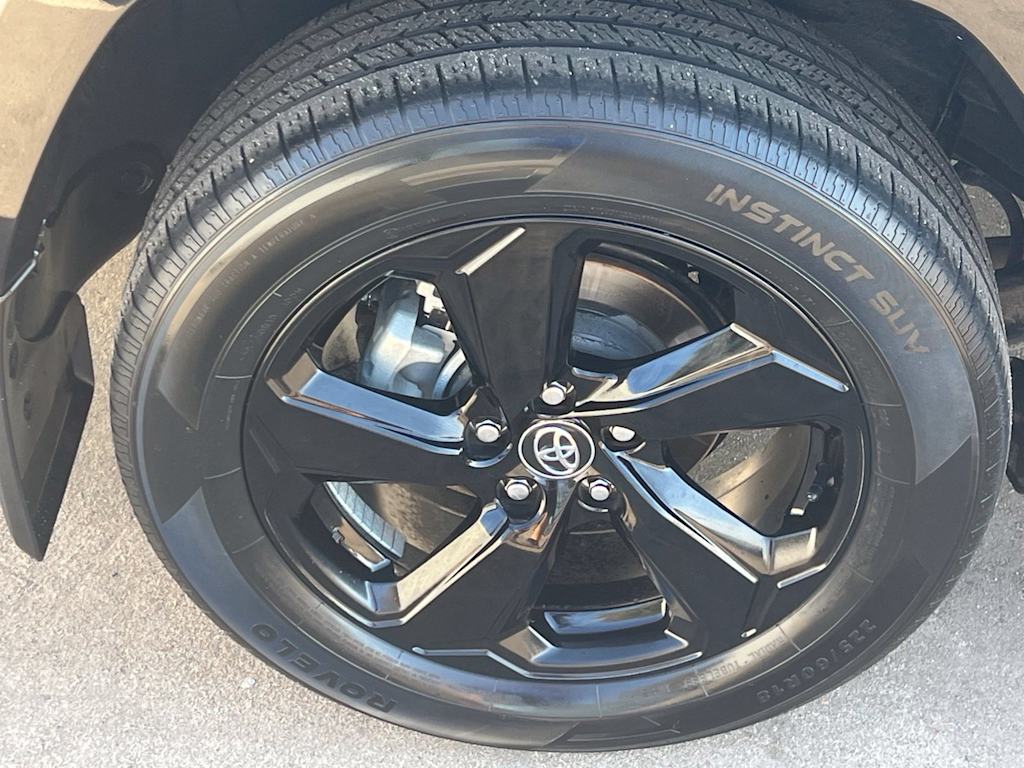 Thumbnail: 2021 Toyota RAV4 - 27