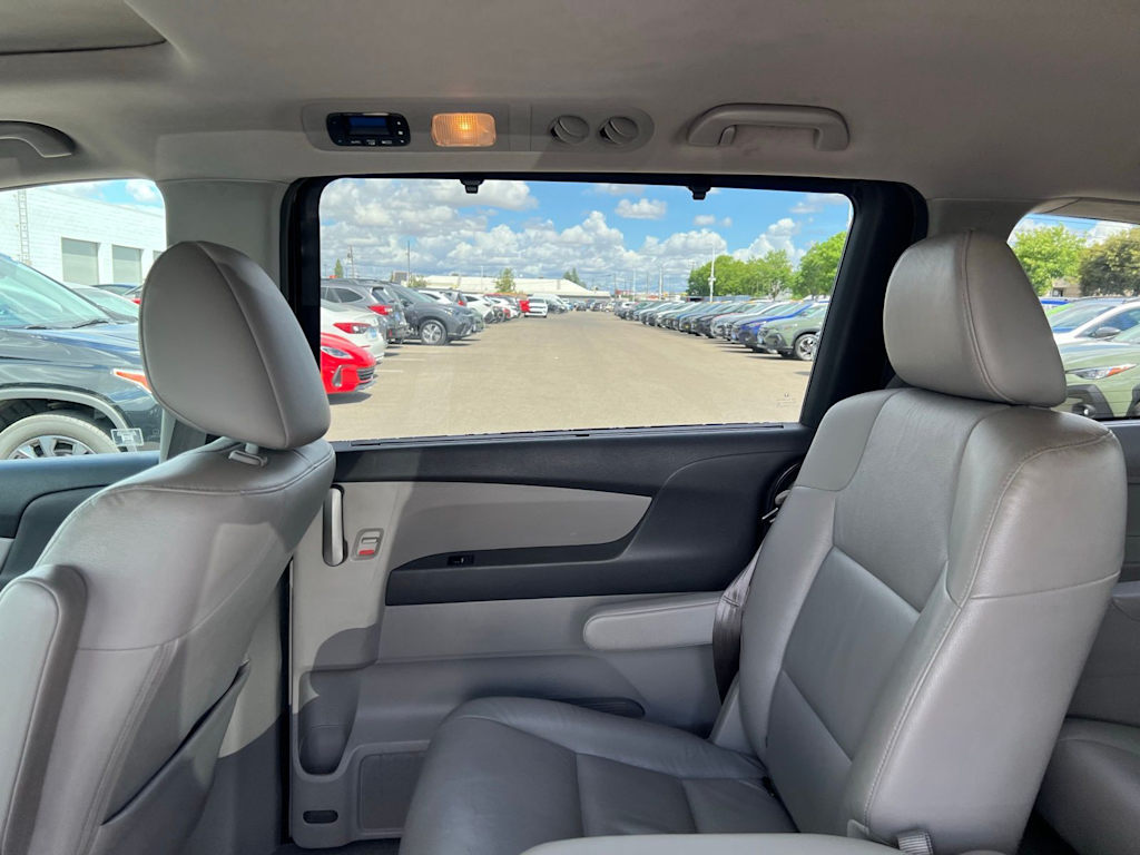 Thumbnail: 2011 Honda Odyssey - 26