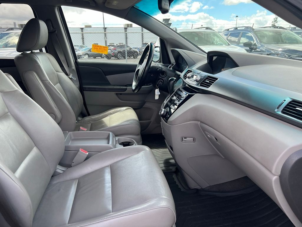 Thumbnail: 2011 Honda Odyssey - 31