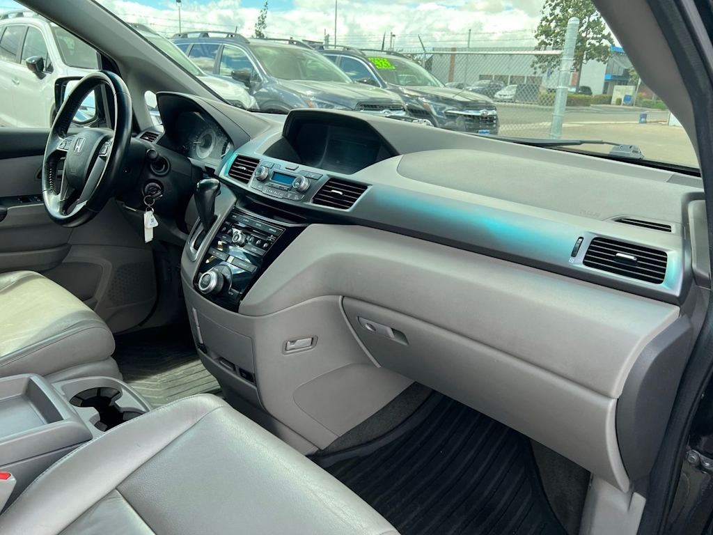 Thumbnail: 2011 Honda Odyssey - 9
