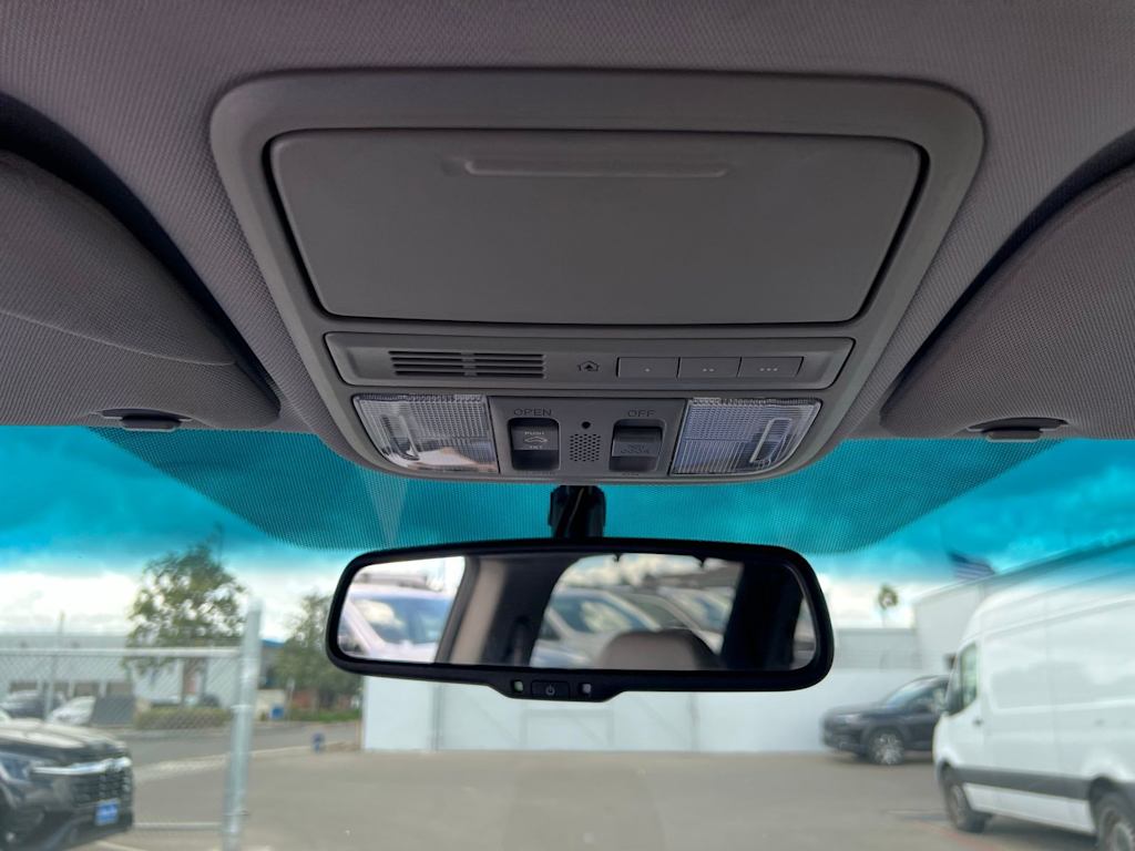 Thumbnail: 2011 Honda Odyssey - 35