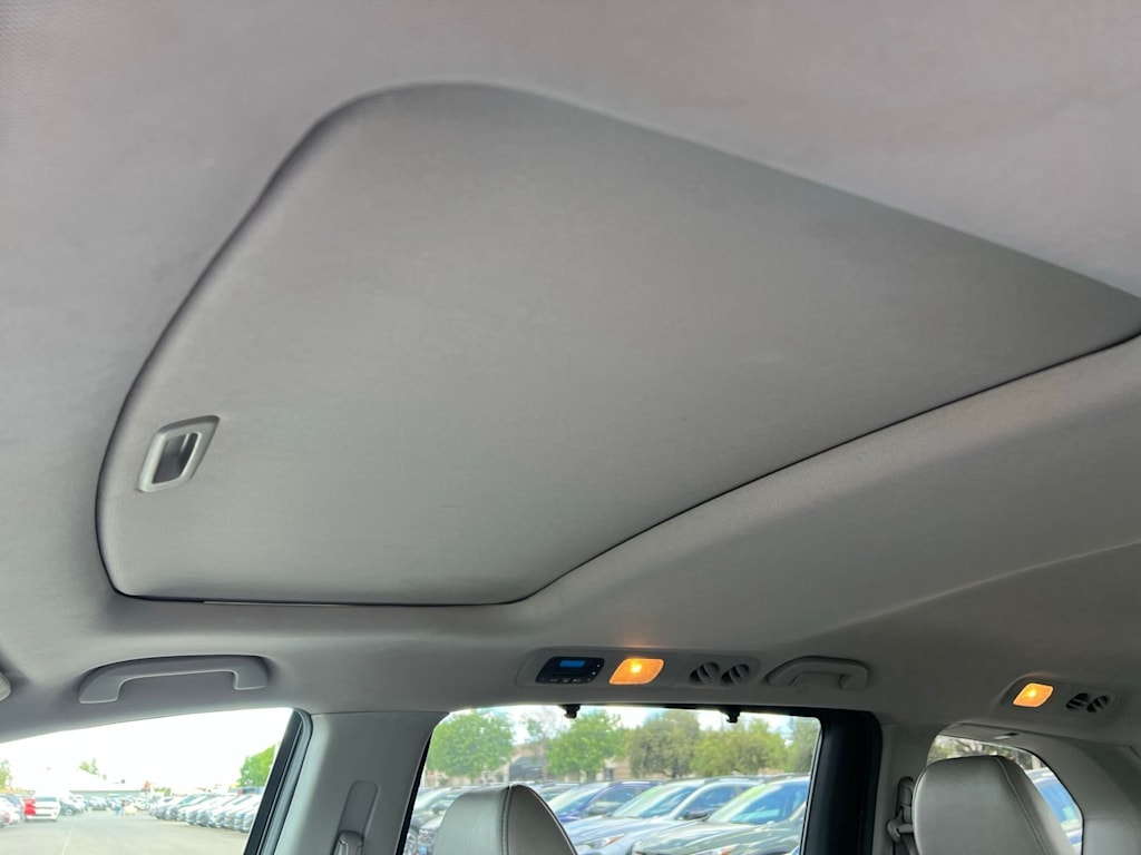 Thumbnail: 2011 Honda Odyssey - 36