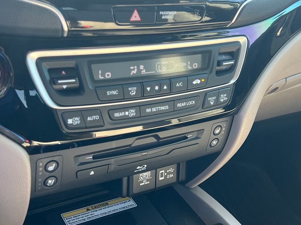 Thumbnail: 2019 Honda Pilot - 32