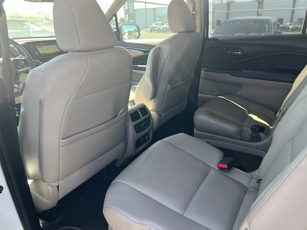 Thumbnail: 2019 Honda Pilot - 10