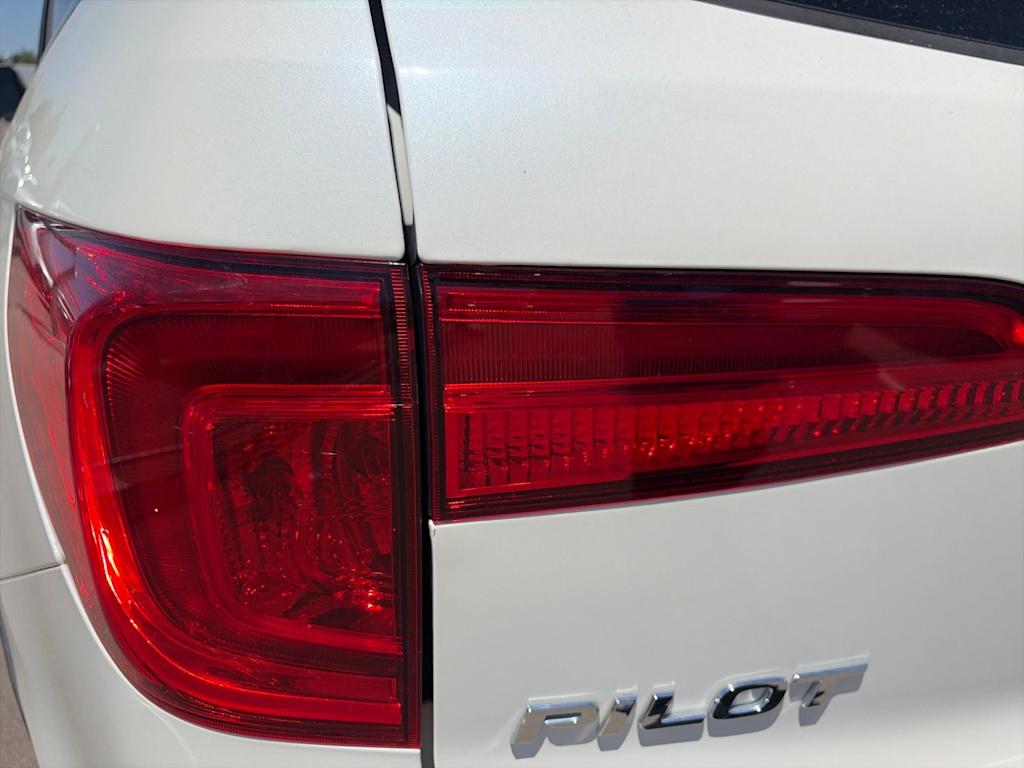 Thumbnail: 2018 Honda Pilot - 25