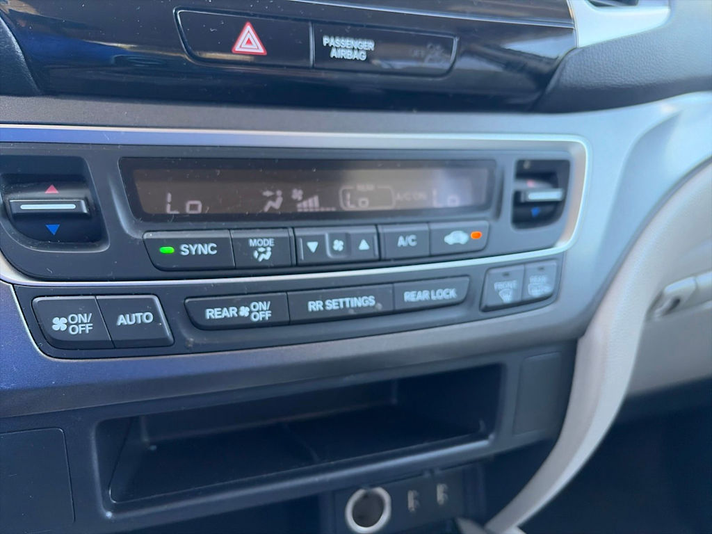 Thumbnail: 2018 Honda Pilot - 11