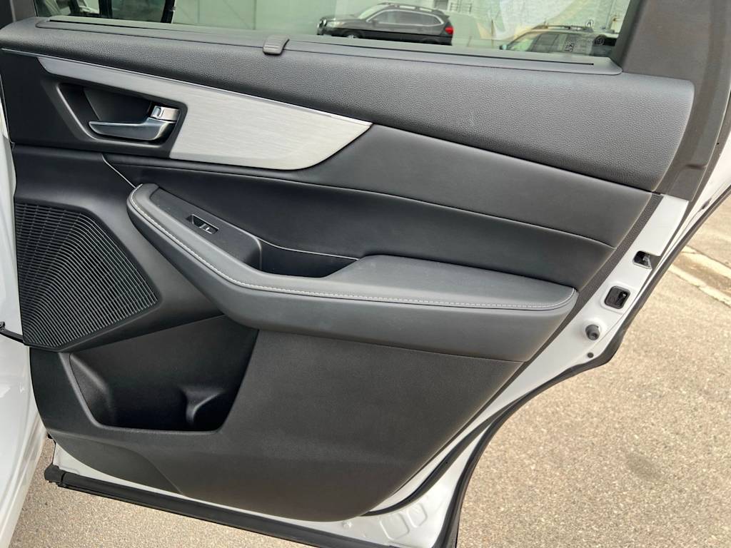 Thumbnail: 2023 Acura MDX - 31