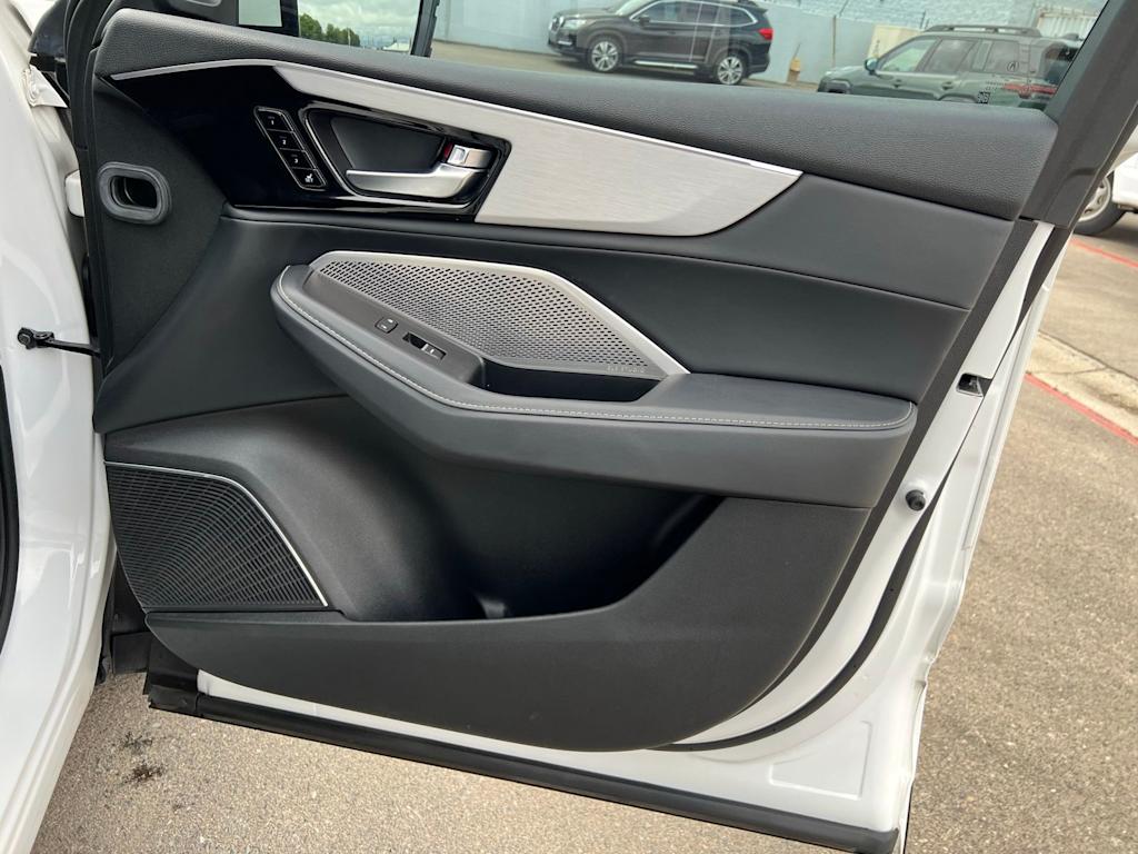 Thumbnail: 2023 Acura MDX - 33