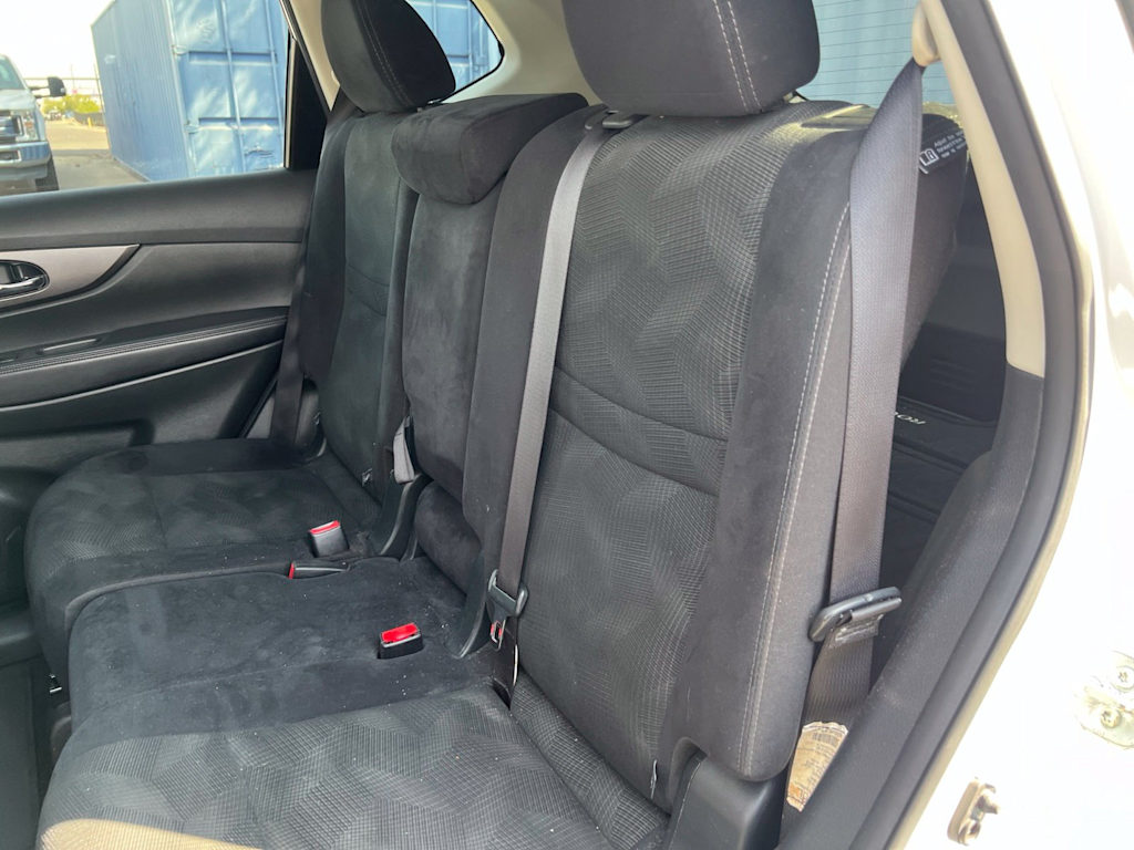 Thumbnail: 2016 Nissan Rogue - 31