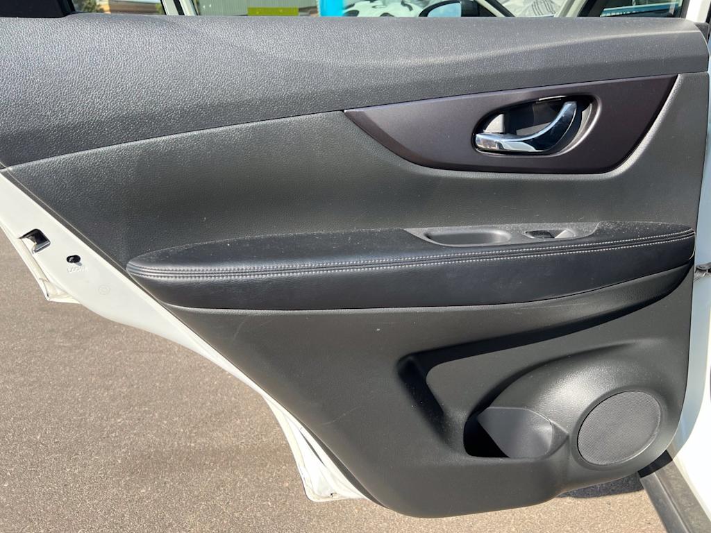Thumbnail: 2016 Nissan Rogue - 30