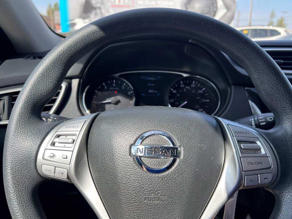 Thumbnail: 2016 Nissan Rogue - 32